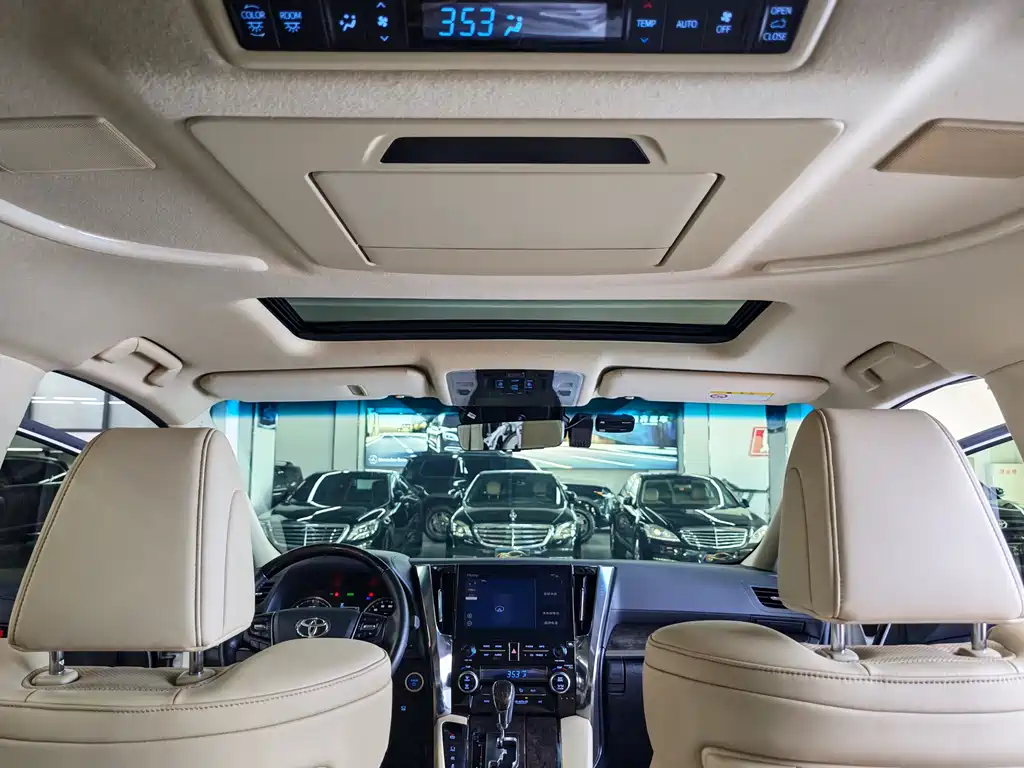 Toyota Vellfire 2021 — фото 21