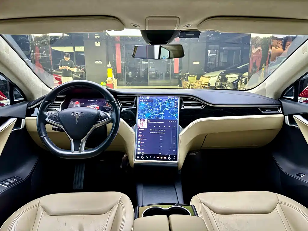 Tesla Model S 2016 — фото 13