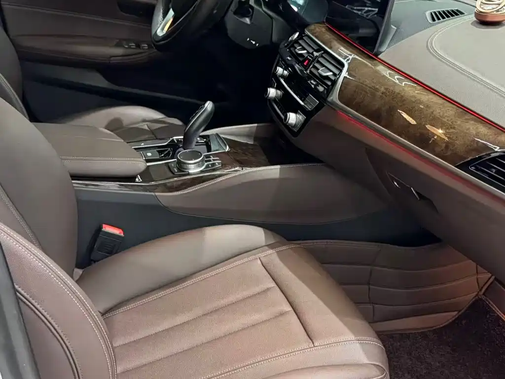 BMW 5 Series 2020