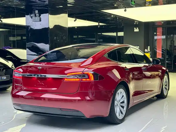 Tesla Model S 2016
