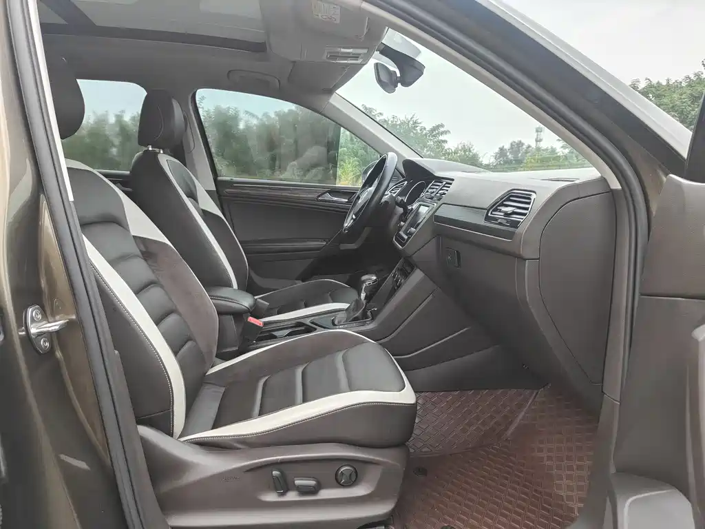Volkswagen Tiguan L 2019 — фото 11