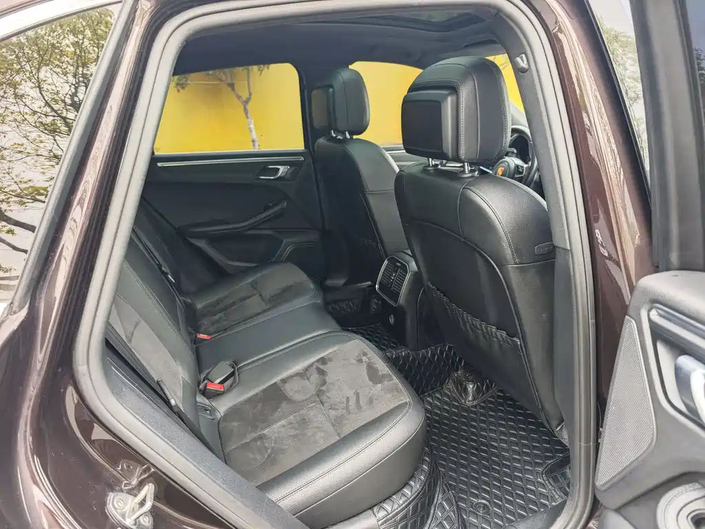 Porsche Macan 2019 — фото 14