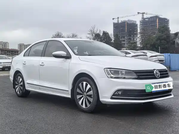 Volkswagen Sagitar 2018