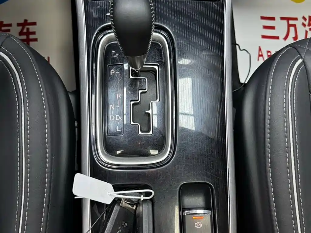Mitsubishi Outlander 2022 — фото 15