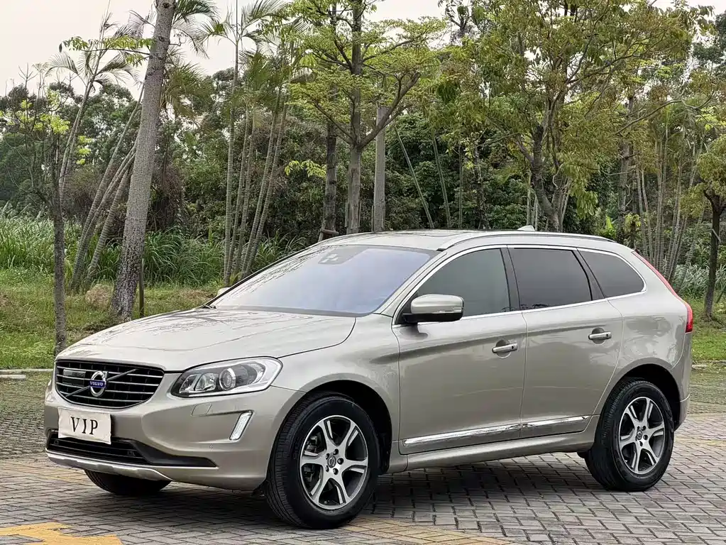 Volvo XC60 2014 — фото 1