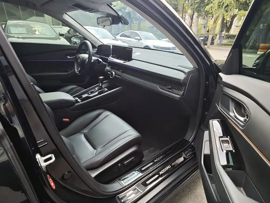 Honda Accord 2023 — фото 10