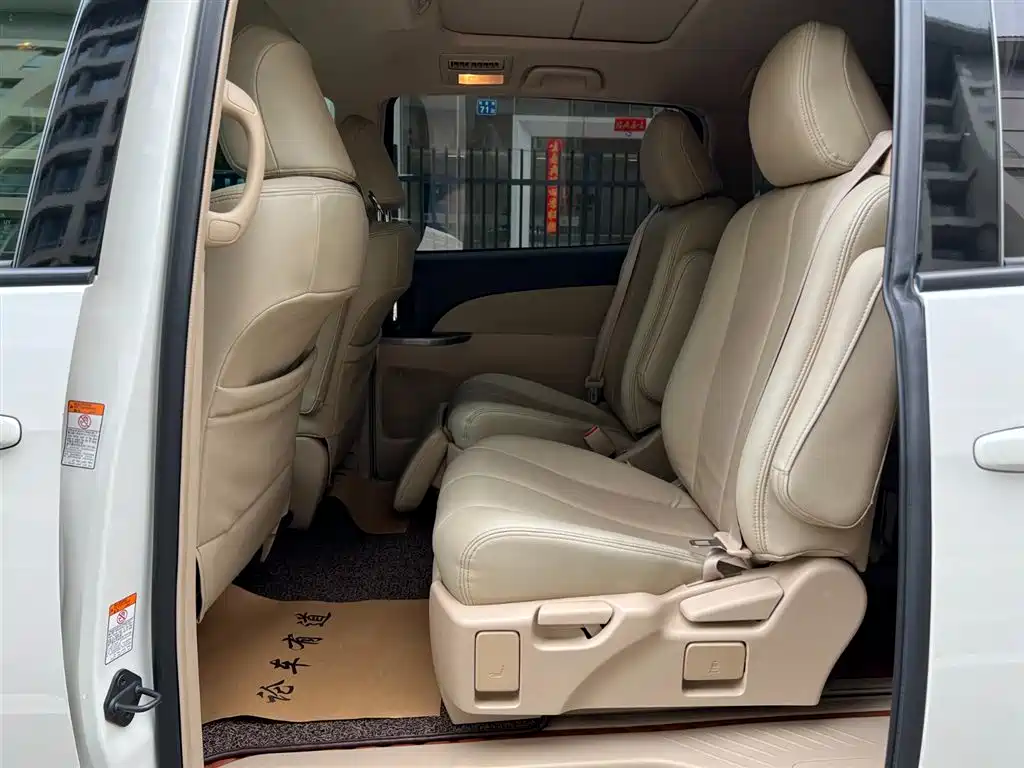 Toyota Previa 2018 — фото 4