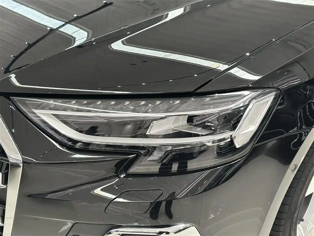 Audi A8 2023 — фото 3