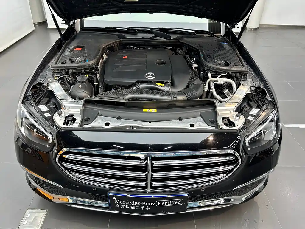 Mercedes-Benz E-Class 2023 — фото 19