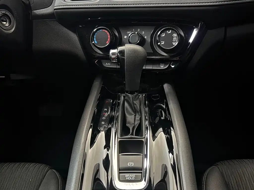 Honda Vezel 2022 — фото 16