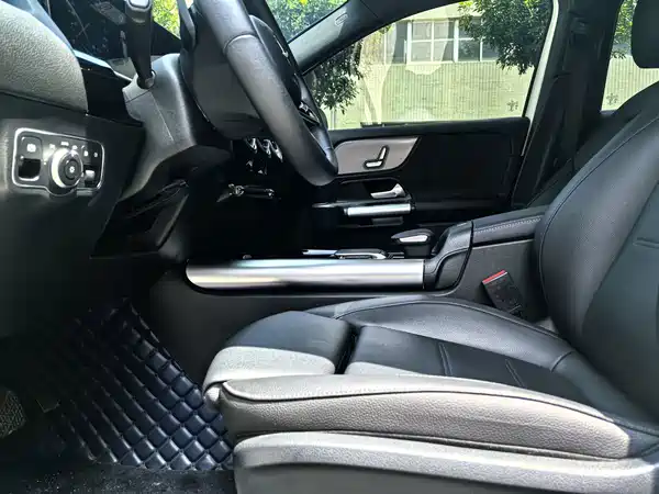 Mercedes-Benz GLA 2021