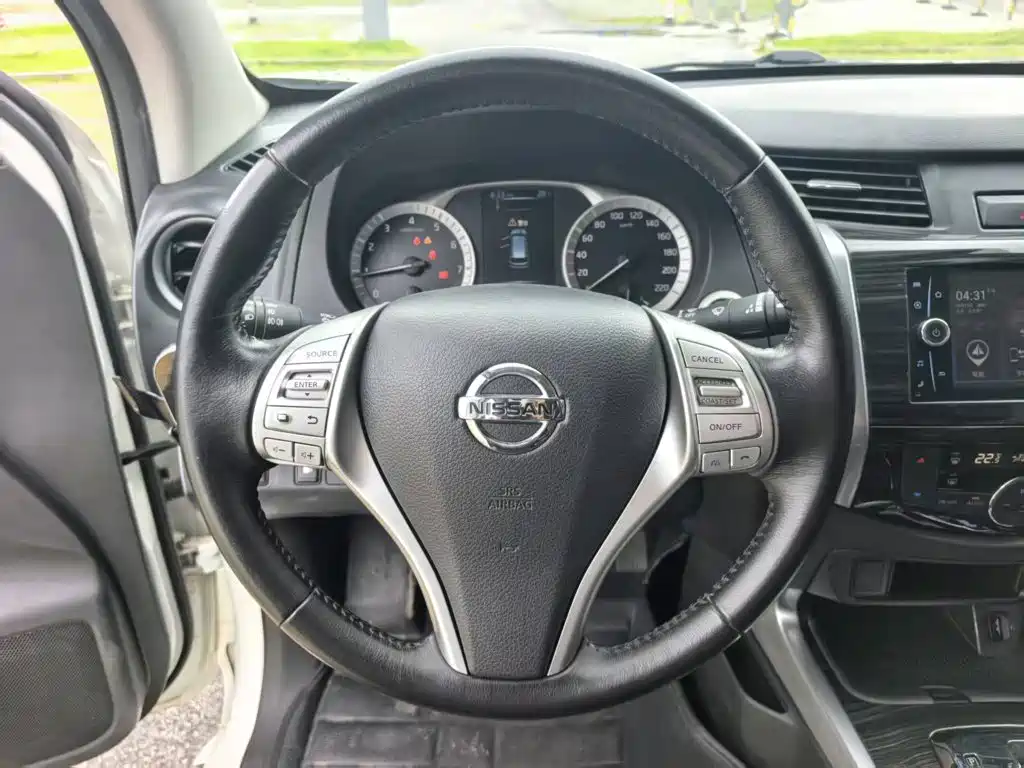 Nissan Terra 2018 — фото 18