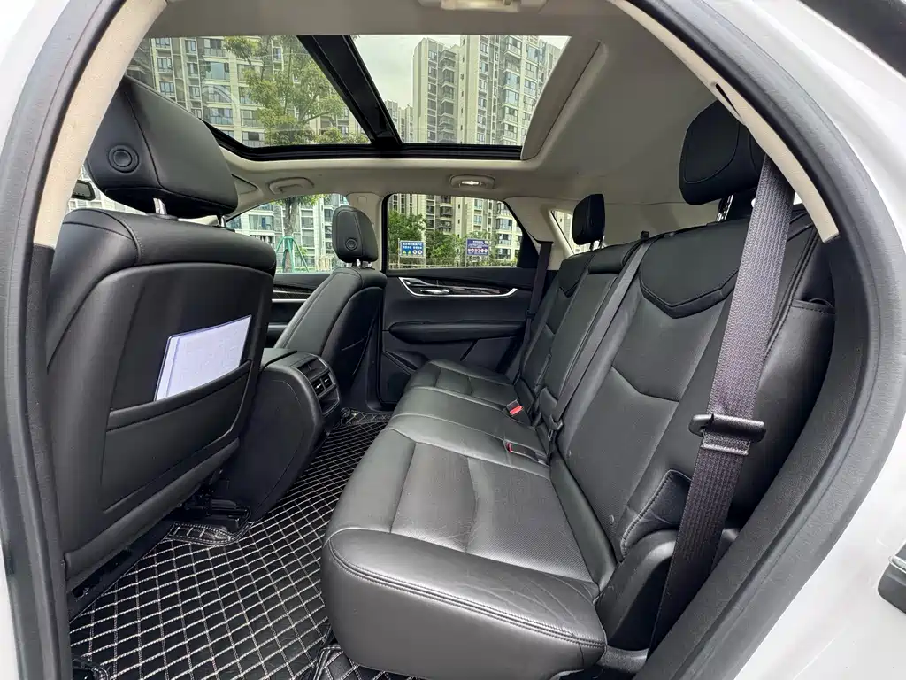 Cadillac XT5 2017 — фото 11
