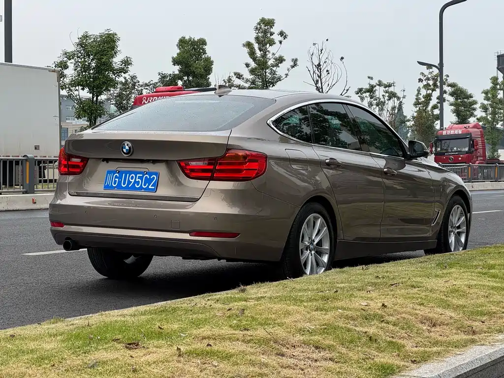 BMW 3 Series GT 2014 — фото 16