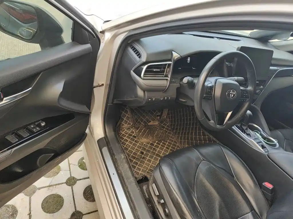 Toyota Camry 2021 — фото 14