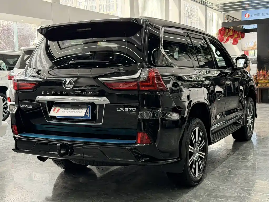 Lexus LX 2020 — фото 18