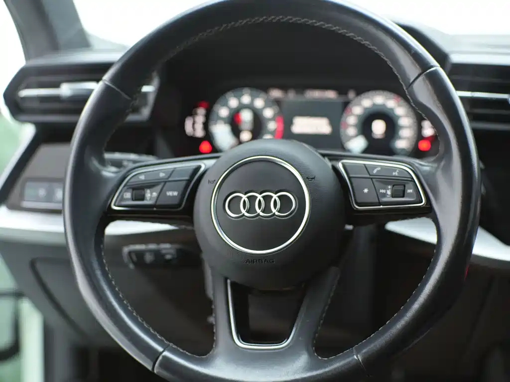 Audi A3 2023 — фото 13