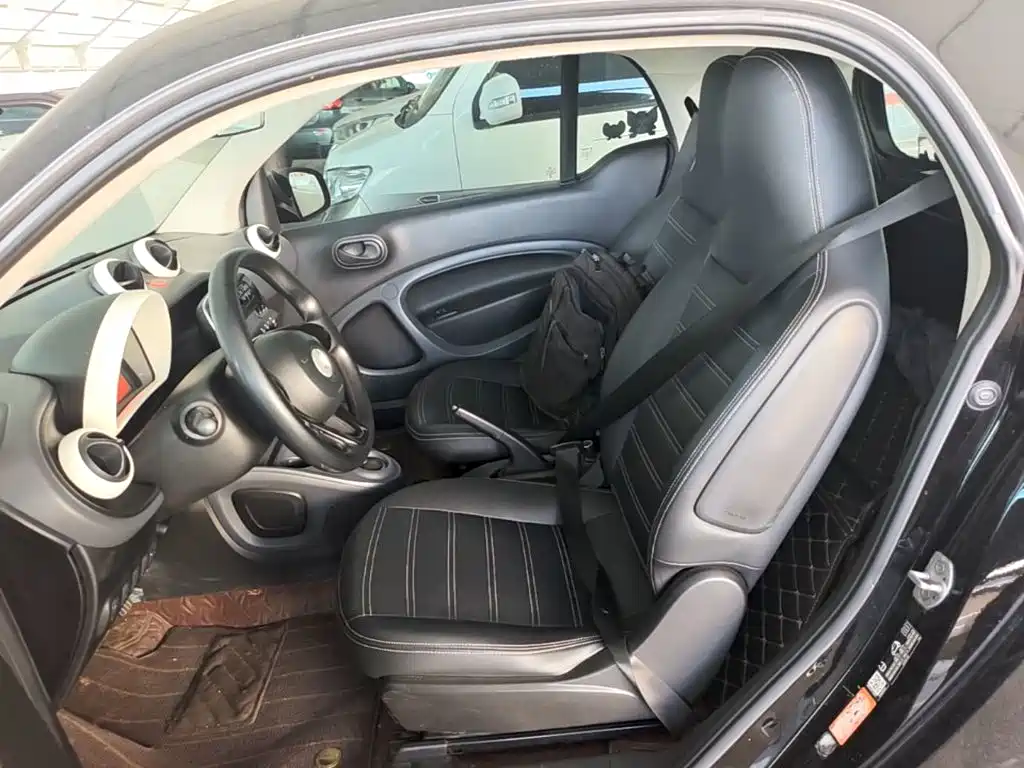 smart Fortwo 2017 — фото 15