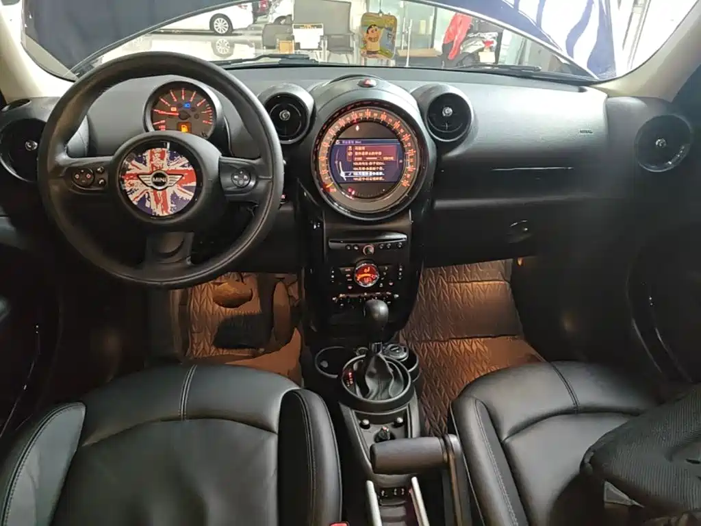 MINI Countryman 2015 — фото 10