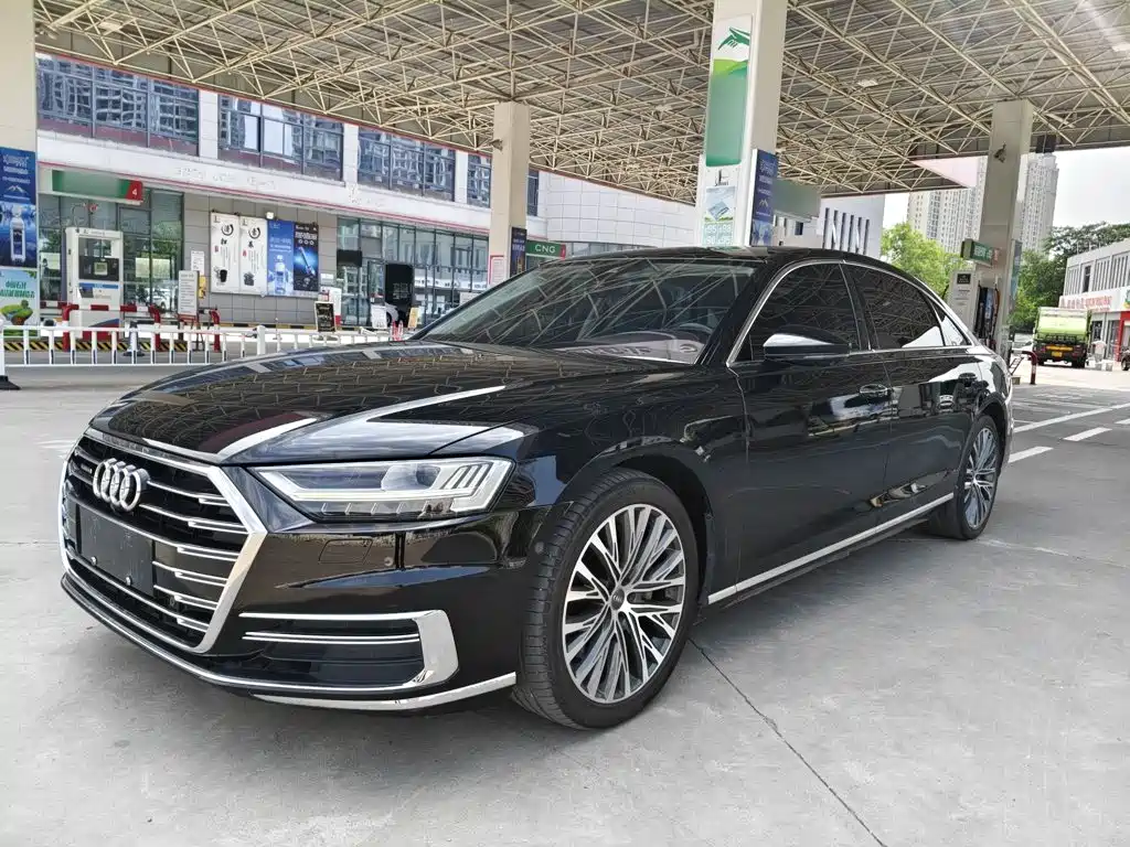 Audi A8 2020 — фото 1
