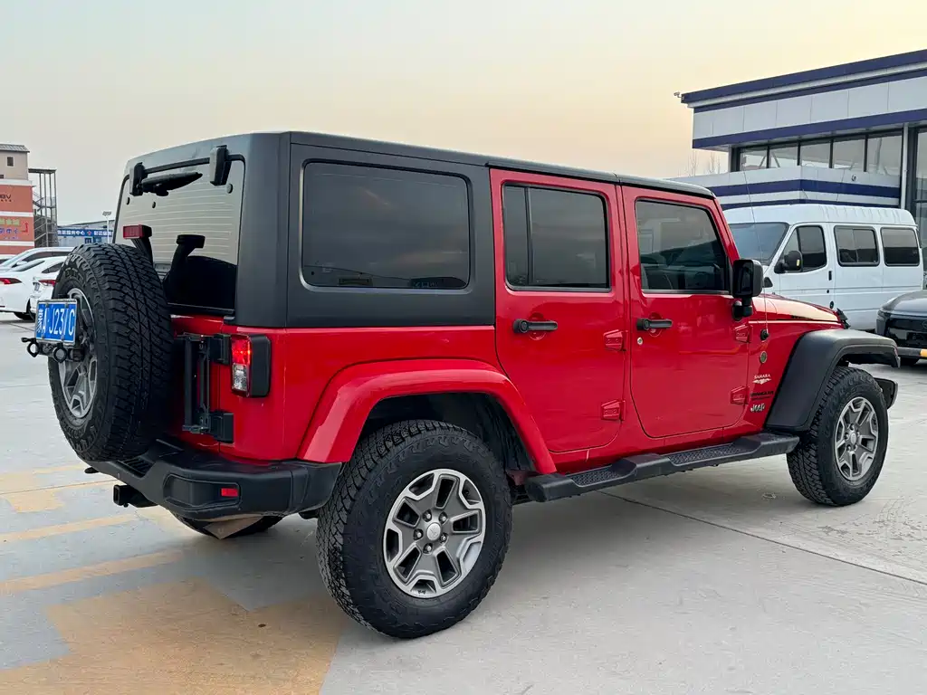 Jeep Wrangler 2014 — фото 6