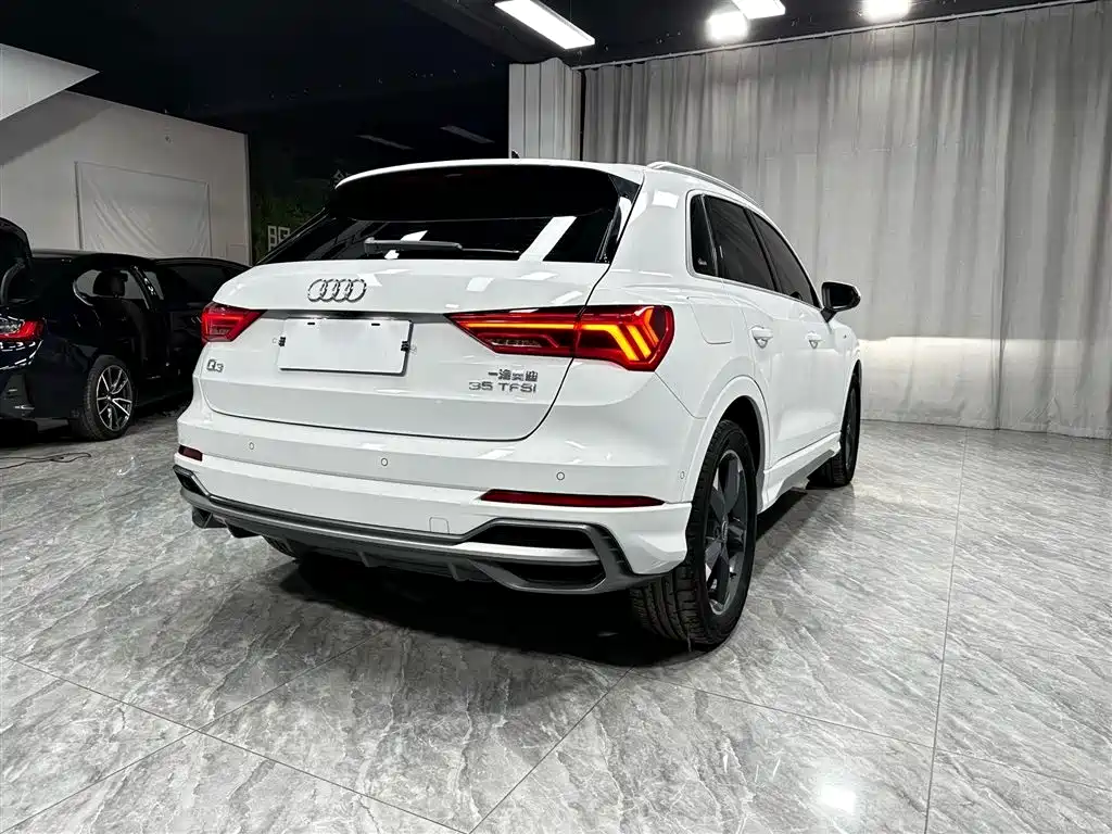 Audi Q3 2022 — фото 4