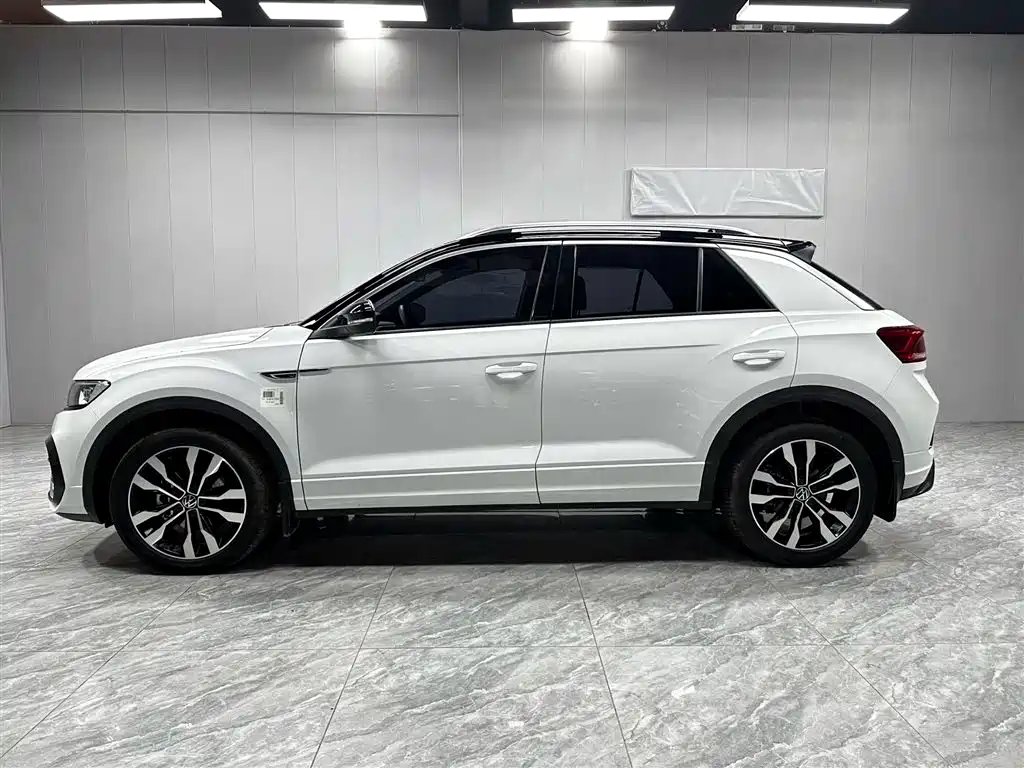 Volkswagen T-Roc 2023 — фото 9