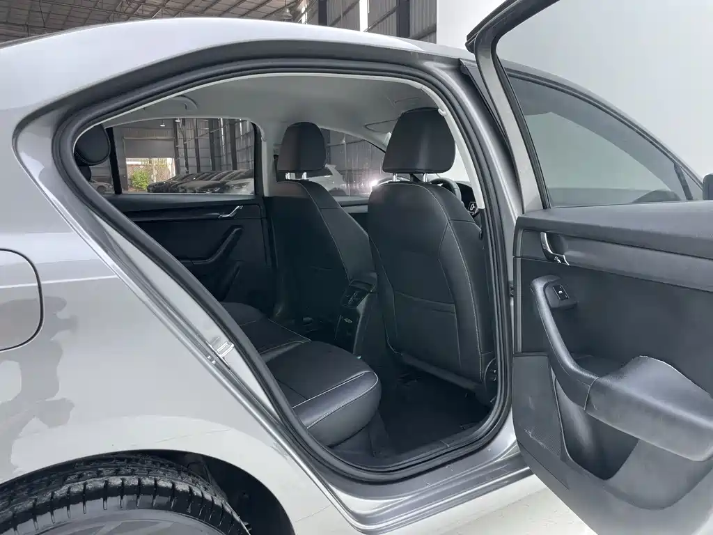 Skoda Octavia 2022 — фото 27