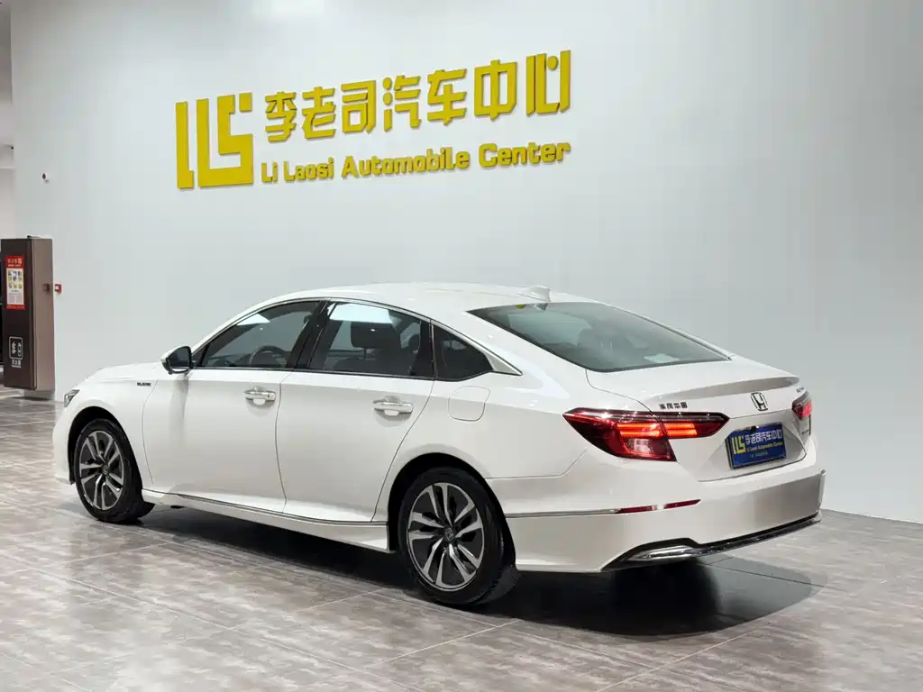 Honda Inspire 2020 — фото 5