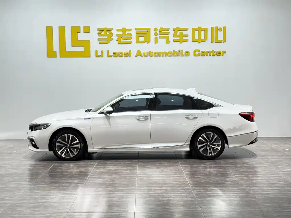 Honda Inspire 2020 — фото 4