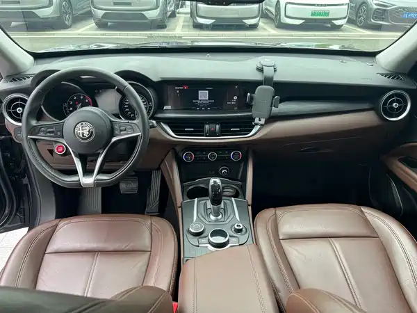 Alfa Romeo Stelvio 2018