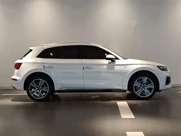 Audi Q5L 2021