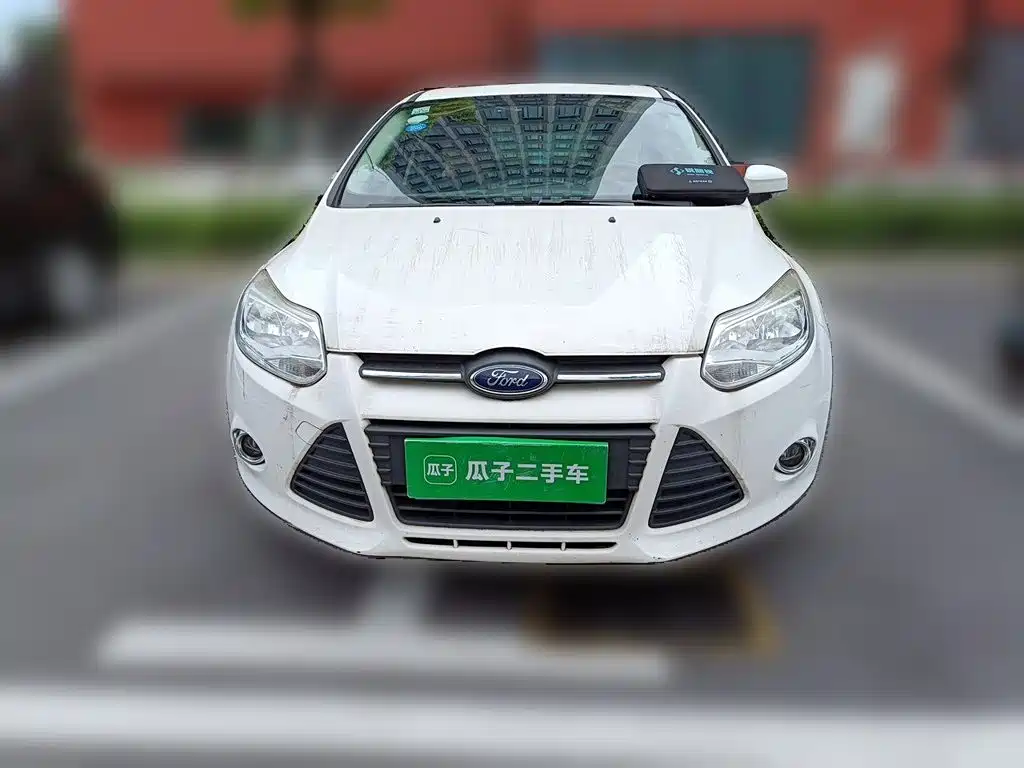 Ford Focus 2014 — фото 24