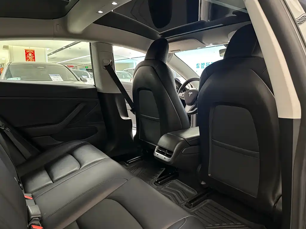 Tesla Model 3 2019 — фото 15