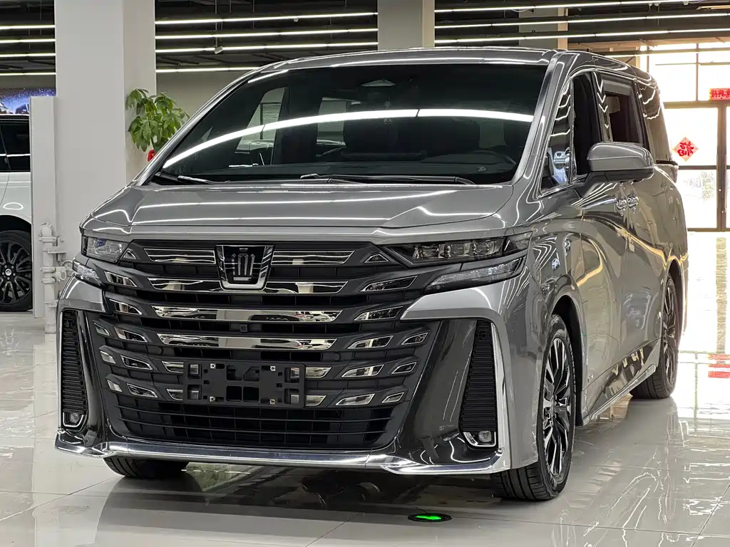 Toyota Vellfire 2023 — фото 1