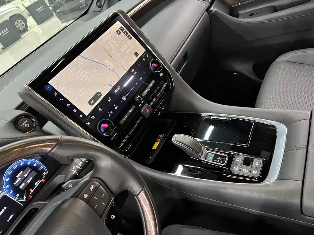Toyota Vellfire 2023 — фото 25