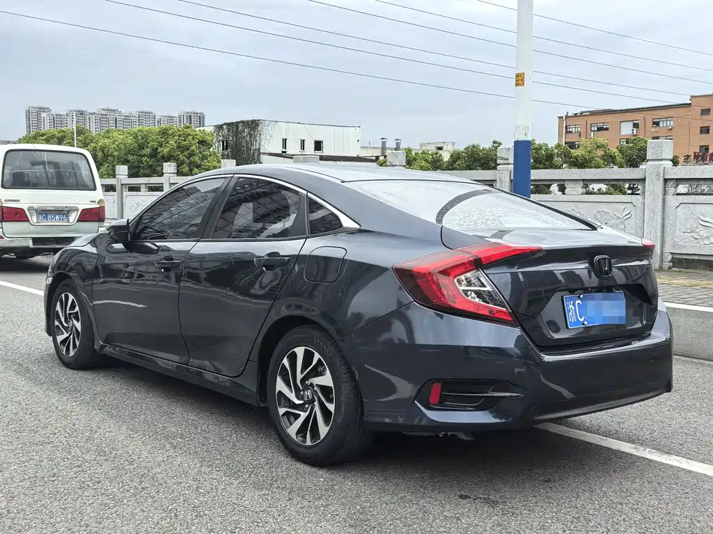 Honda Civic 2017 — фото 6