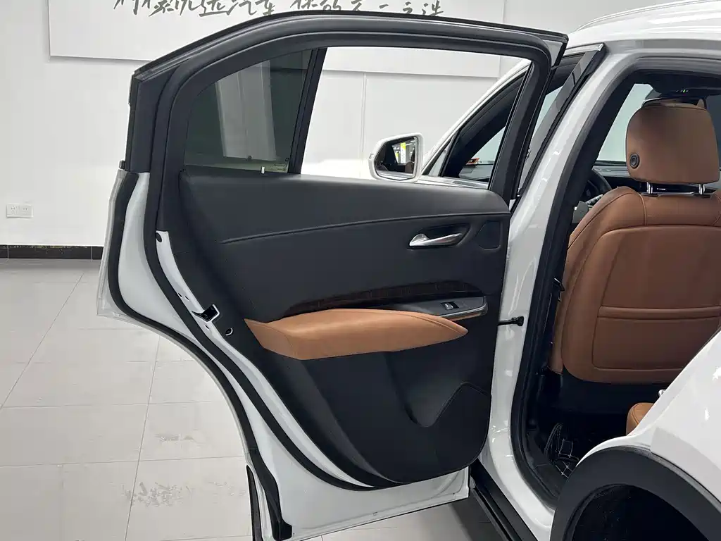 Cadillac XT4 2022 — фото 20