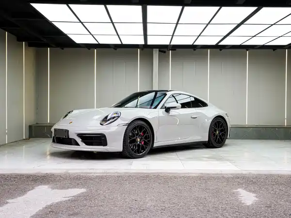 Porsche 911 2023
