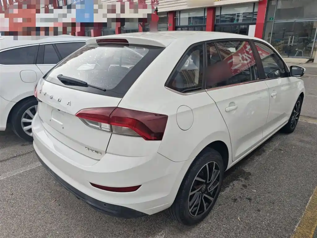 Skoda Rapid Spaceback 2020 — фото 5