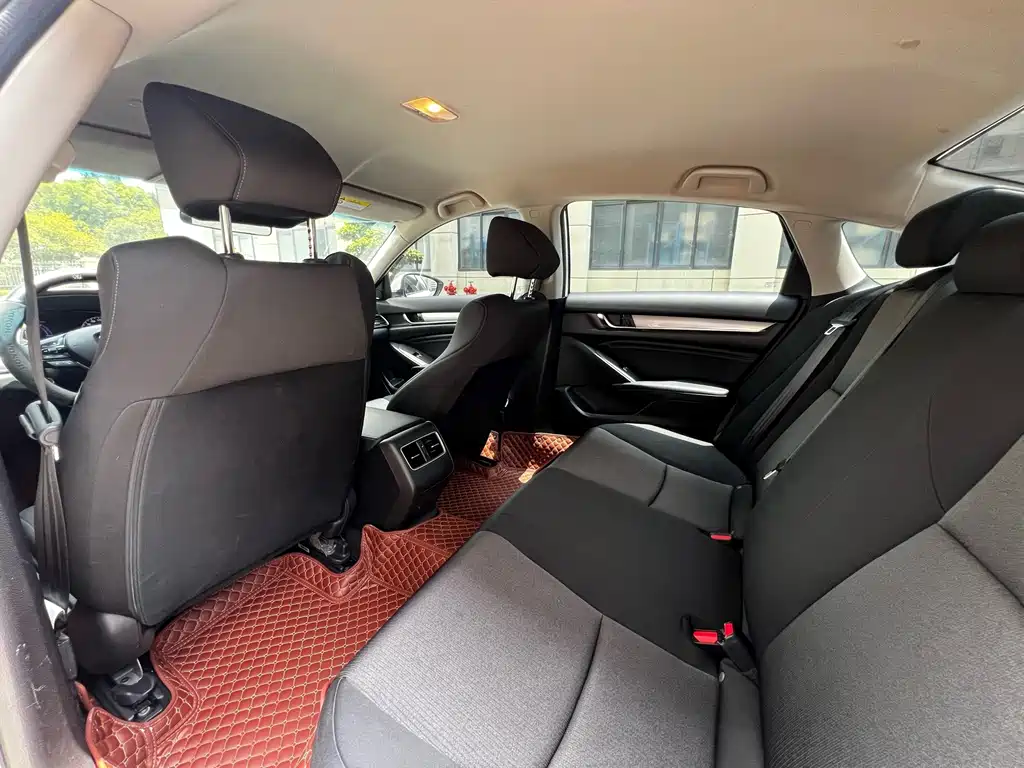 Honda Accord 2019 — фото 12