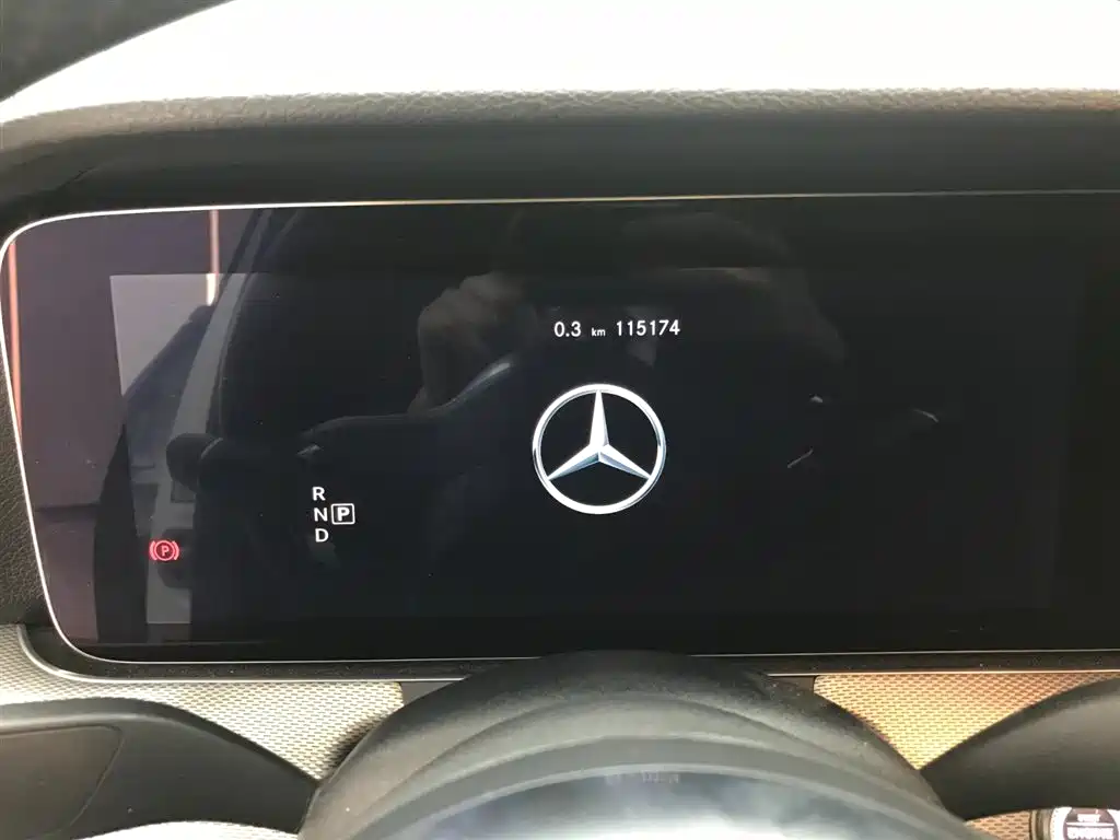 Mercedes-Benz E-Class 2020 — фото 19