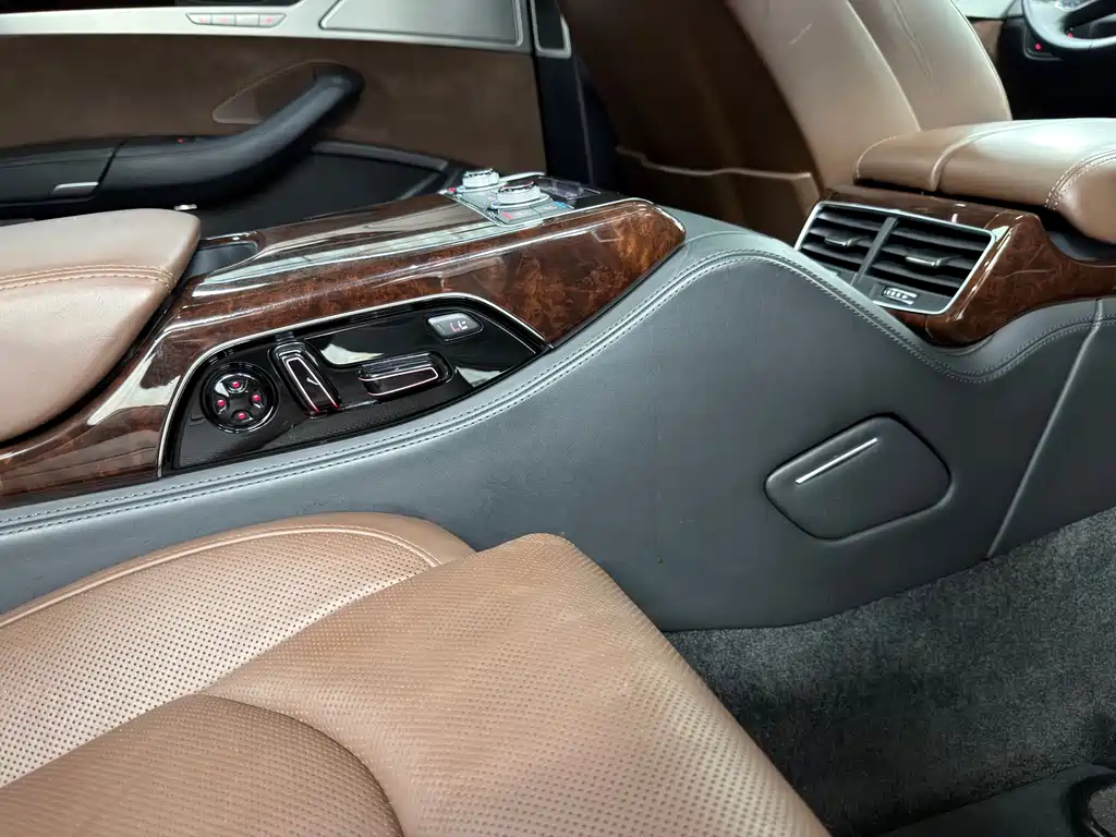 Audi A8 2013