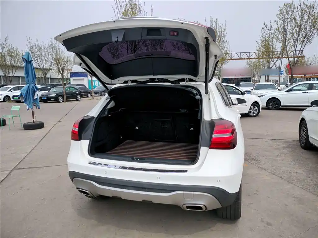 Mercedes-Benz GLA 2018 — фото 19