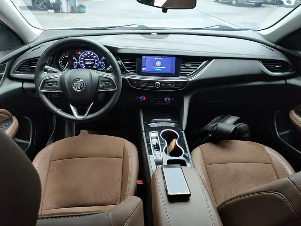 Buick Regal 2022 — фото 10