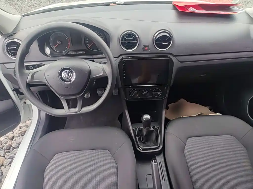 Volkswagen Jetta 2018 — фото 10