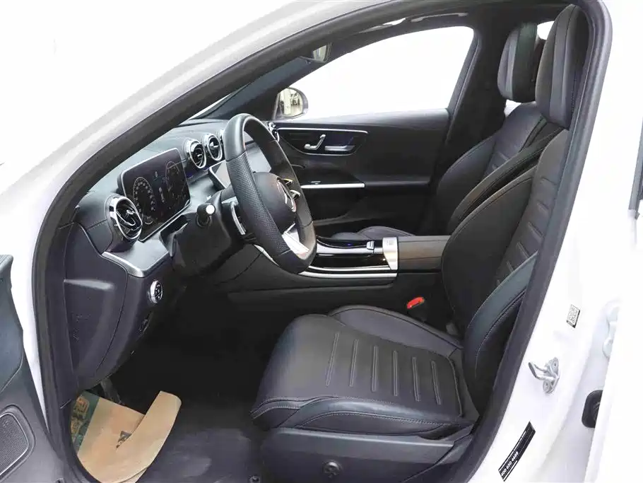 Mercedes-Benz C-Class 2023 — фото 15
