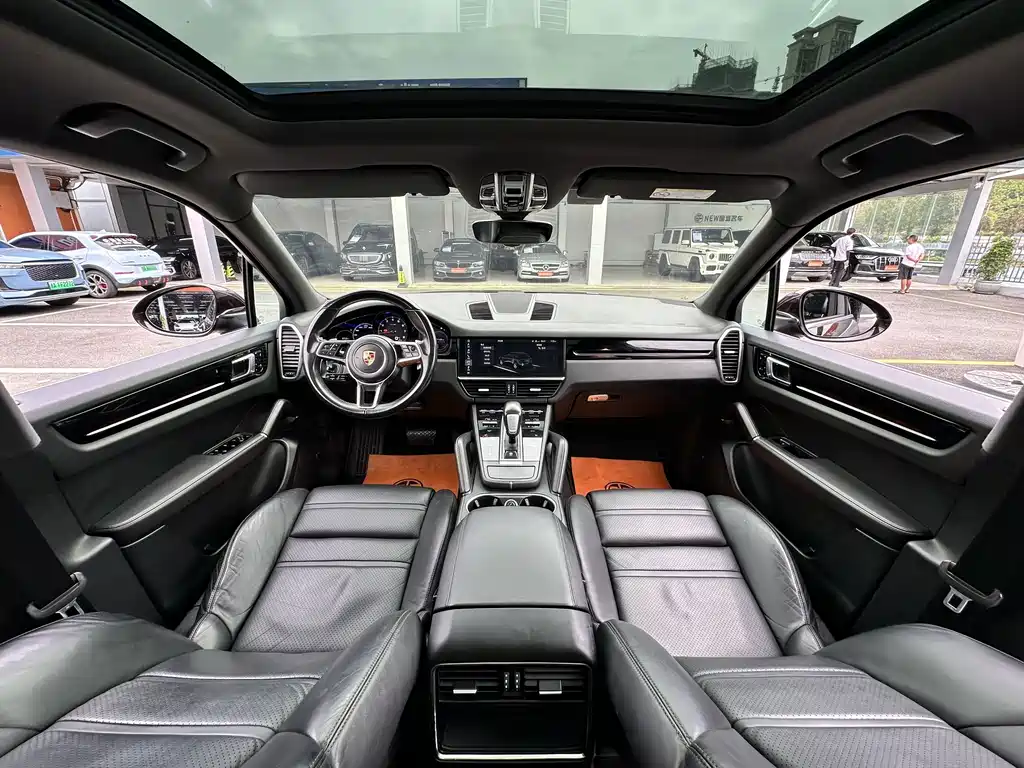 Porsche Cayenne 2018 — фото 10