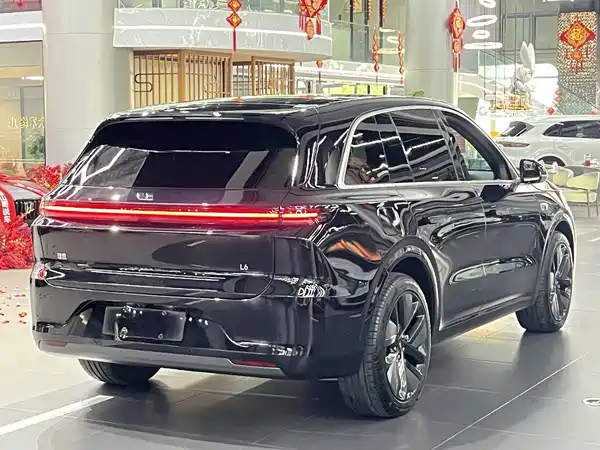 Li Auto L6 2025