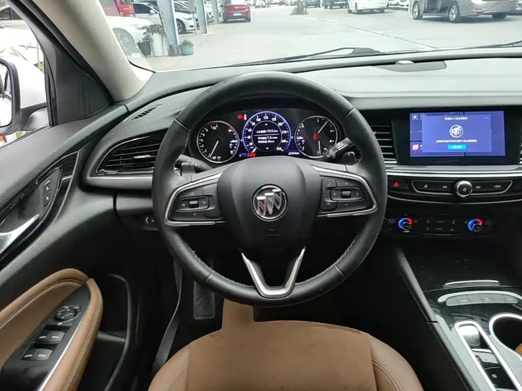 Buick Regal 2022 — фото 11